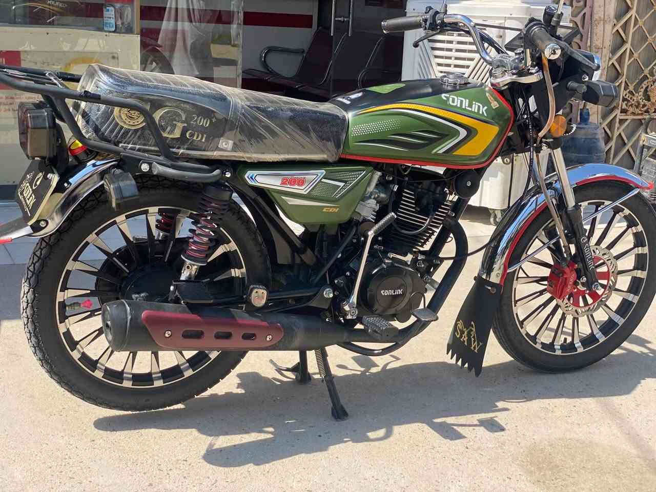 السلام عليكم 
دراجه سفانه 2025 
مكينة 200cc
اوراق اصولي كاملة
زيتوني مميز
جديدة على وضع الشركة 
كفالة عامة 
بصمة تشغيل عن بعد 

***********
السعر 900 بيه مجال
