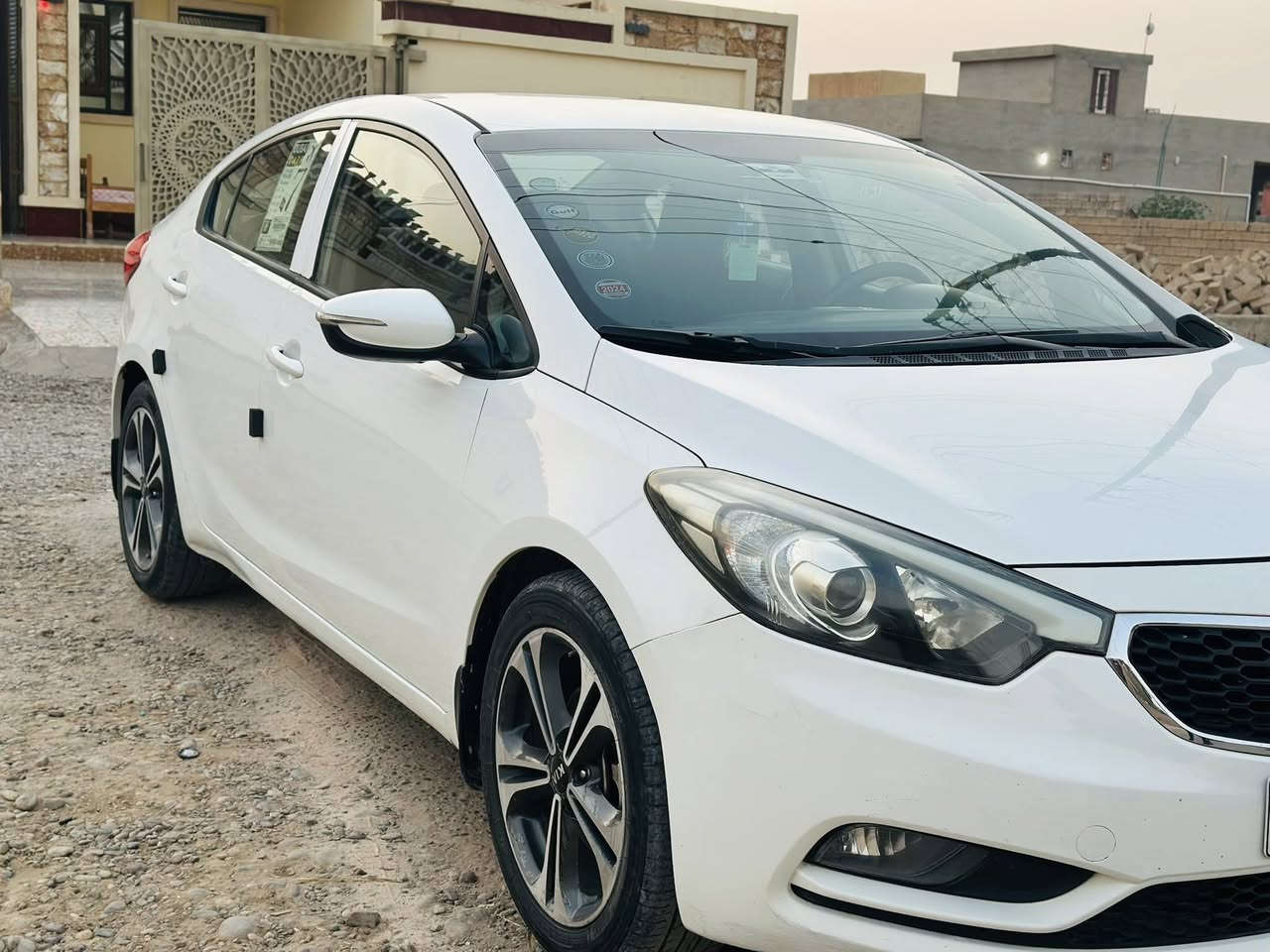 كيه سيراتو ٢٠١٤ كلين مابيه قطره صبق كير محرك شرط
السعر ١٢٥ وابيه مجال ***********
