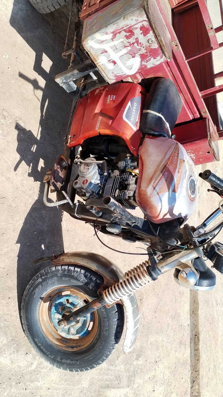 السلام عليكم ستوتة للبيع دايوان موديل 2015 ستوتة خير من الله شوفت عينكم الاوراق كاملة السعر خاص ***********
