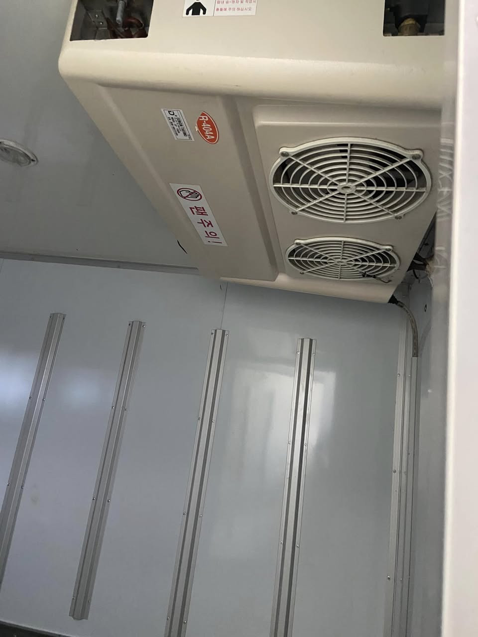 كيا براد مسكر 
كوري اصلي 
محدث 2023 
رقم بغداد 
كير اوتماتيك 
حلقتين  
تجميد 
السعر 215 
شامل الرقم 
العنوان / بغداد / البياع 
***********
