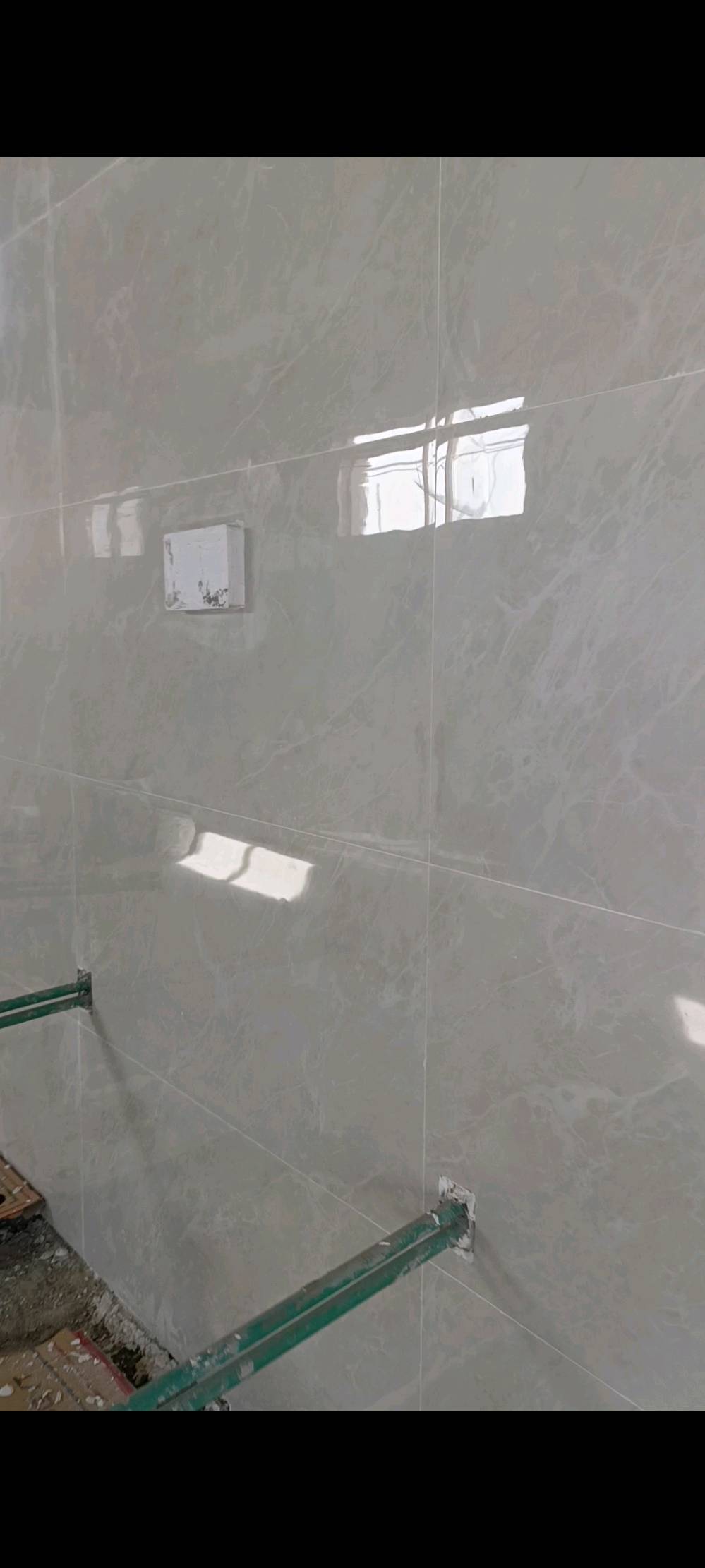 خلفه سيراميك وبورسلاين جداري وارضي عمل 
درجه اولى حسب طلب ابو البيت شغل ع الليزر 
التزام بالموعد وانجاز العمل ..العمل داخل الناصريه فقط 
***********
