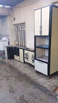 زاويه وكاونتر مال مفرغه وقطعتين تعليك كلهن 200 اي استفسار ع رقم 077319...