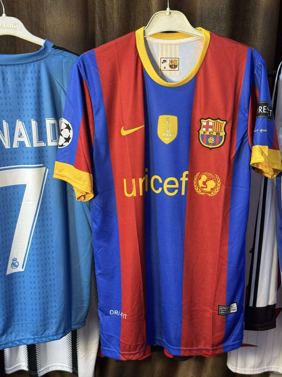 دريس كلاسك ردان كامل  و نص ردان خامه كلش حلوه للحجز و الاستفسار التواصل مع الرقم *********** أو مراسله الصفحه توصيل لكل العراق
