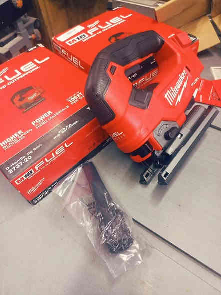 منشار تخريم ميلواكي شحن
M18 فيول برشلس اخر اصدار 
صنع فيتنام 
مكاني بغداد حي العدل 
يوجد توصيل 
***********
واتساب
