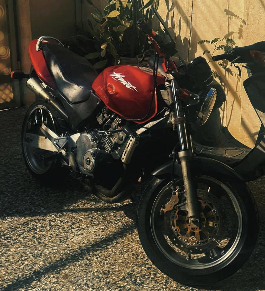 بطحة هوندا هورنت ربع اربع بساتم صلنصة sc كهربائيات شغالة دراجة تخبل بس ماعرف طفت فجئة بدلت تخم بلكات ngk شتغلت بس متلزم سلولي ماعرف شنو مشكلتها كابريتر ولفات بساتم ماعرف اني ابيع كوم حديد ب٨٠٠ وبيها مجال مكاني بغداد


**إذا كنت صاحب هذا الإعلان وتريد حذفه لأي سبب، رجاءا أرسل رسالة إلى الدعم الفني**