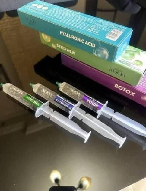 عررروضنا ما بتخلص صبايا مين لسا ماجرب ابرة النضارة والتجاعيد يلي رح تغنيكي عن المكياج 🥰😍
للتجاعيد ونضارة للوجه وازاله الكلف والتصبغات
التفاصيل خااص
 الكميه محدوده وبسعر ماصار وتوصيل والشحن مجانا


**إذا كنت صاحب هذا الإعلان وتريد حذفه لأي سبب، رجاءا أرسل رسالة إلى الدعم الفني**