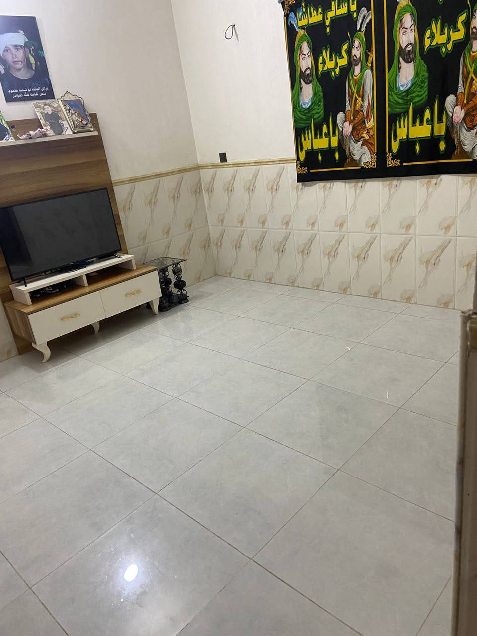 بيت50 متر طابقين المكان شارع خولة ثالث فرع ع اليمنة /***********
