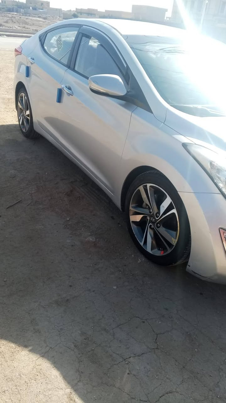 السلام عليكم النتره موديل 2014ادوات أدوات كصه جنطه سياره فول مواصفات كير ومكينه حداديه كله جديد تبريد ثلج تخم تاير جديد شاشه كبيره بصمه كشنات كهرباءي تدفه تبريد لا بيه دحجه ولا زلغ متومه شمالي طبق الصل سنويه عظم عاج مكاني ناصريه السعر 55  مراوس بسياره اصولي ***********👍
