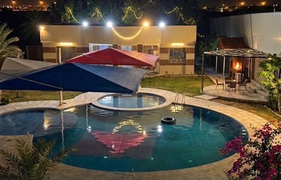 مزرعة لحن الترفيهية ✨🌴
بستان فواكه 
حديقه كبيره 
منضده فيشه طائره 
باربكيو للشواء 
العاب اطفال 
مسبحين واحد للاطفال وثاني كبير العمق مترين والقياس 23متر 
غرفتين وصحيات ومطبخ وصاله 
الموقع صلاح الدين قضاء بلد شارع الامام
للحجز والاستفسار ***********
