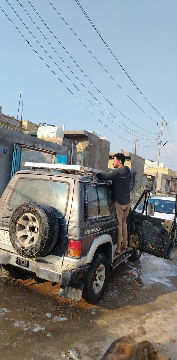 تك باب موديل 1991 كربلاء مكينه ونجي بطه بيه خيط بخار سارة تمشي مابيه شي رقم كربلاء 
25 وبيه مجال رقم الماني 
***********
