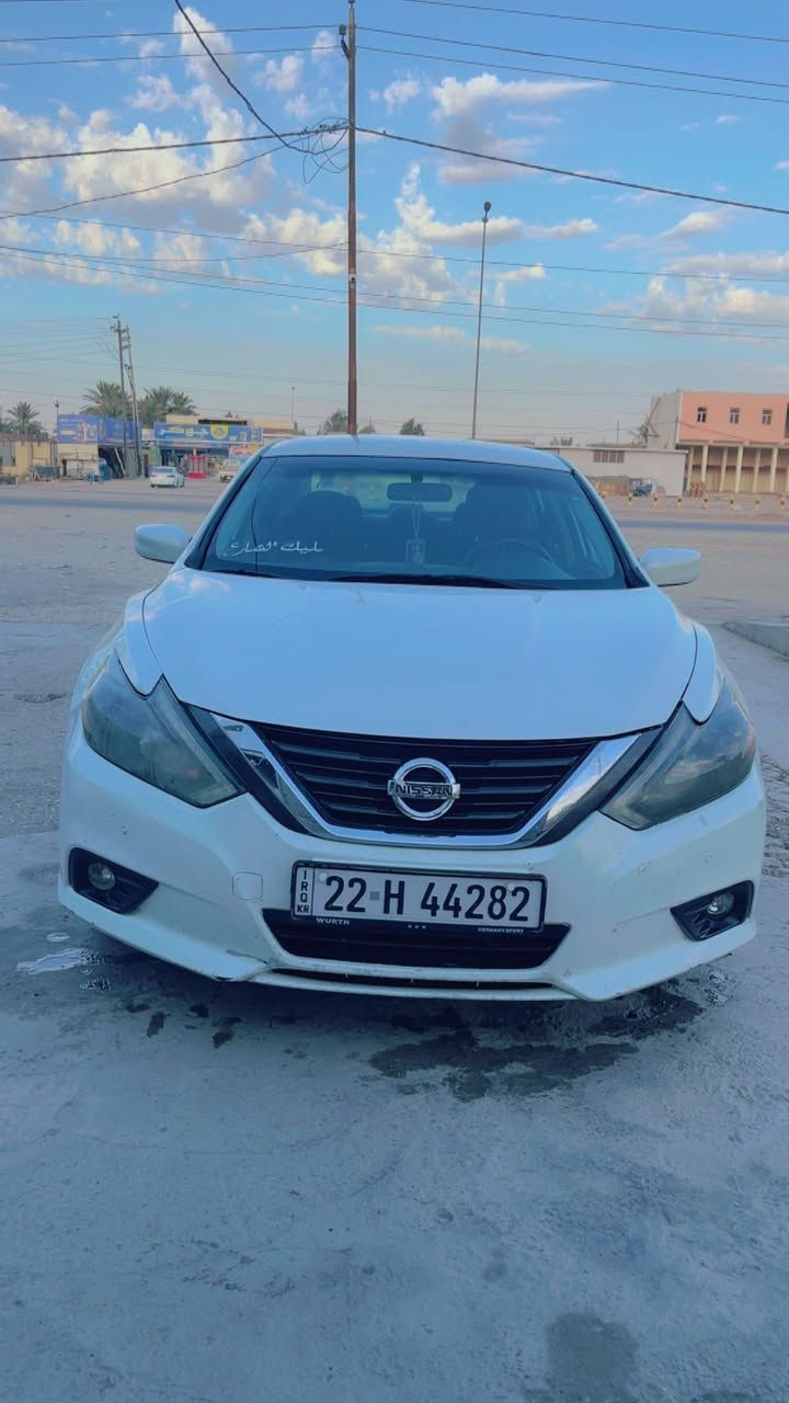 السلام عليكم
نيسان التيما 2017
مواصفات SR
حادث سطحي بدون دواخل بيها
باب السائق جاملغ الأيمن ولايسر صبغ
إرباك استيرن طاك فقط
ماشي180km
كير محرك خير من الله بشرط 
السعر 120 وبيها مجال حك الجيه 
رقم ***********
