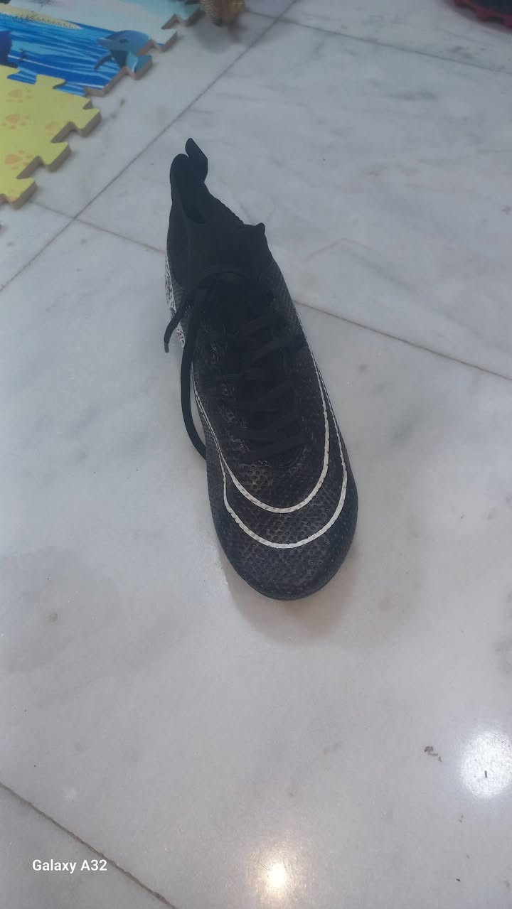حذاء قدم استد السعر١٥ ألف ناحية الإمام ***********رقم يوجد توصيل جميع المحافظات سيد حسن
