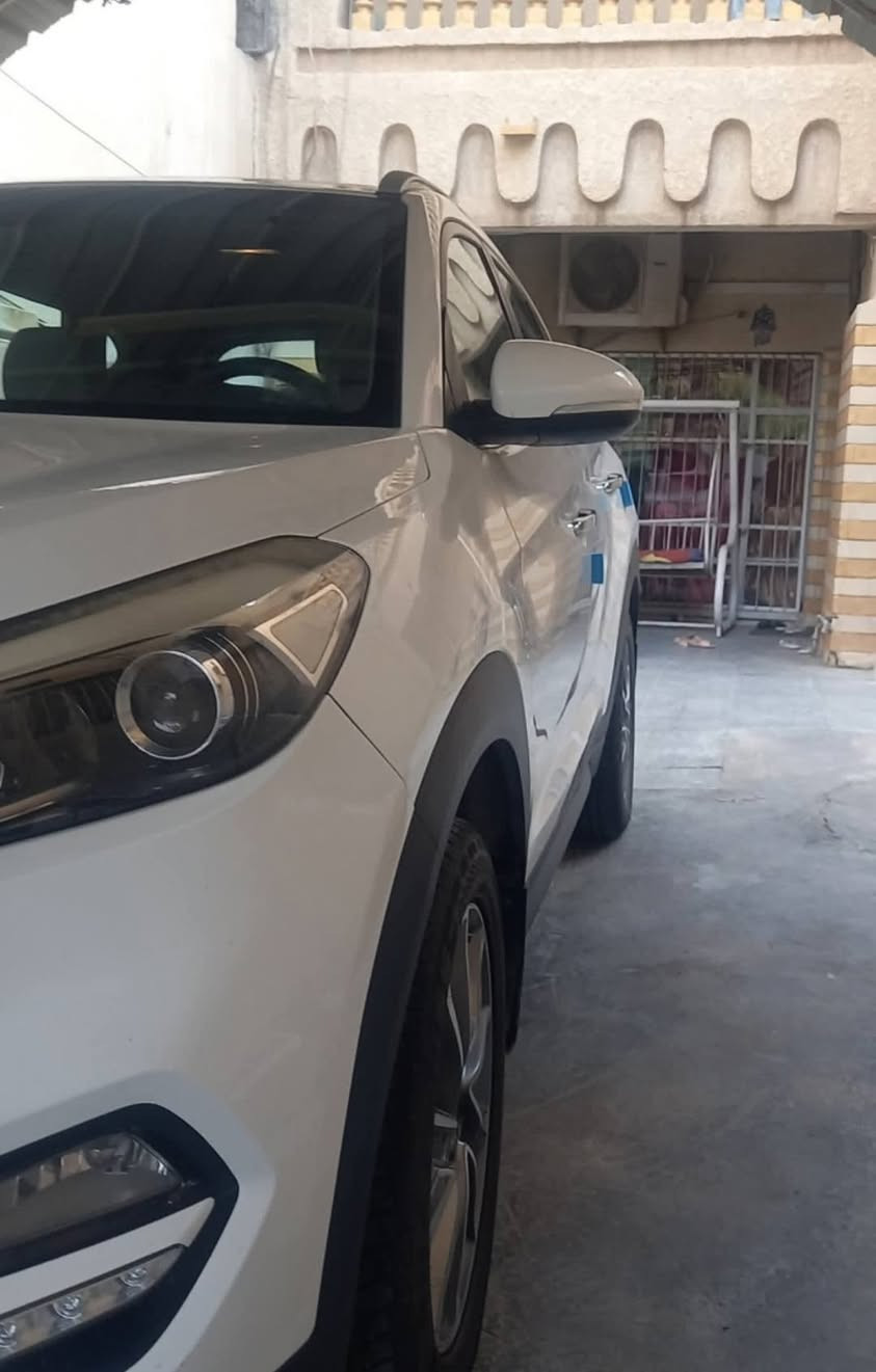 السلام عليكم....
توكسان خليجية شركة القاصد موديل 2018 مكفولة رقم بغداد الدولي ماشية 95 وين مايعجبك افحص مكفولة من الحادث والصبغ والتبديل موصفات معروفة ماكو داعي اشرح محرك مفتوح والسيارة علي ايدي السعر175 وبيه مجال خابر وتدلل *********** والف عافيه للياخذه 
اخوان كلشي اكو بالسوك سيارتي جديدة إلي مايعجبة يعبر المنشور
