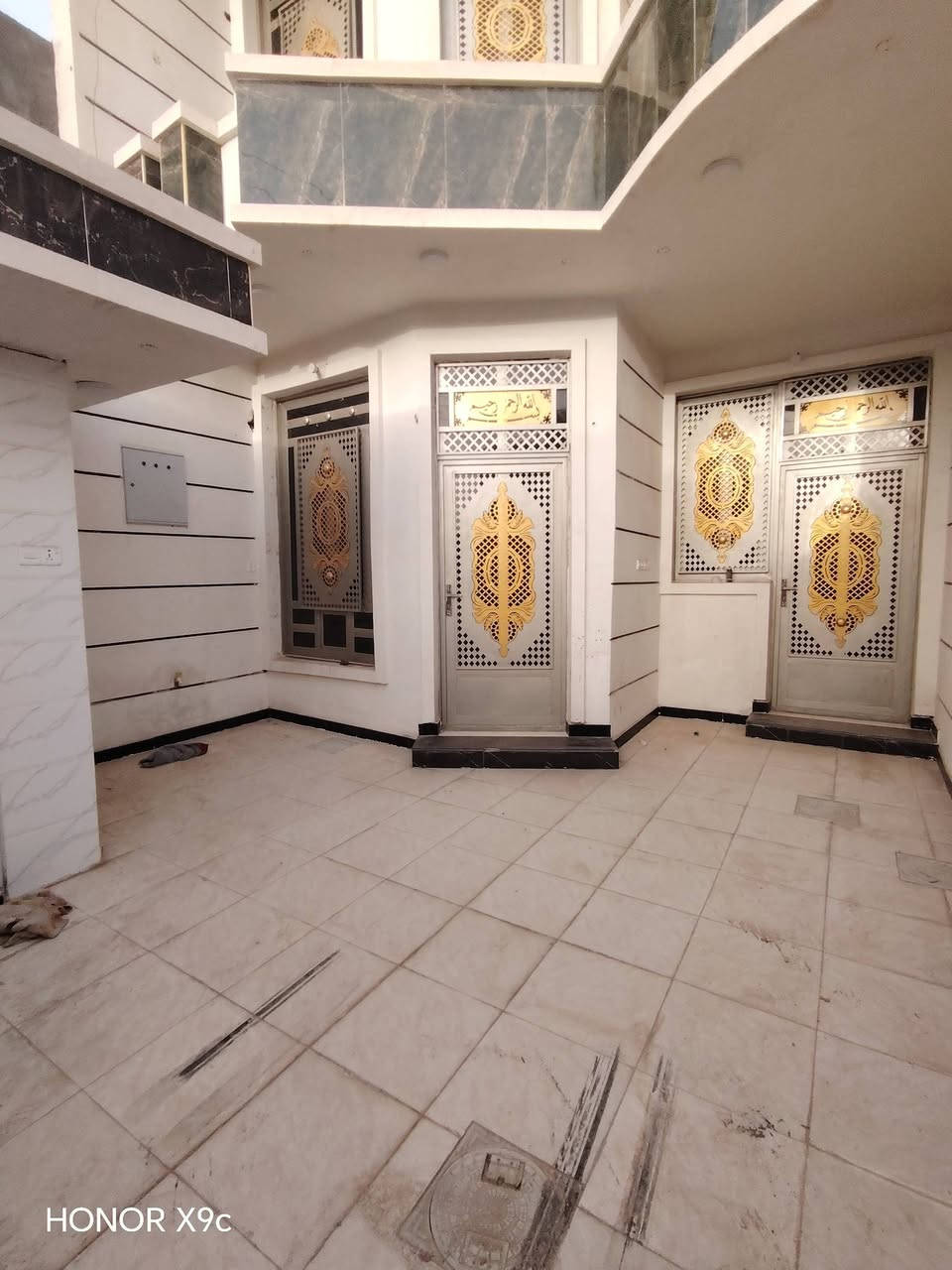 🏠🏠🏠🏠🏠🏠🏠🏠🏠🏠🏠 
بسم الله الرحمن الرحيم 
العنوان الانبارفلوجه 
فرصه ذهبيه وبسعر مناسب جدا بيع سريع
للبيع دار طابقين حديث في حي المأمون مربع ال ١٩ نافذ ع شارع ٤٠ المؤدي الي شارع عيفان بناء طابوق درجه اولى بناء ٢٠٢٥ مساحه ١٥٠ متر واجه ٦ متر ونزال ٢٥ متر مكونات الدار كراج وصحيات خارجيه واستقبال ومطبخ وصاله ومناور عدد ٢ وحمام وغرفة نوم والطابق الثاني صاله وحمام وغرف نوم عدد ٢ واستقبال وسطح الدار فول سيراميك وارضيه بورسلين 
🌴1️⃣التسلسل📠/162
🌴2️⃣مساحه🏚️/150m
🌴3️⃣الواجهه🏫/6m
🌴4️⃣النزال⛺/25m
🌴5️⃣الشارع🛣️/10 متر 
🌴6️⃣المرقم/19481
🌴7️⃣اقرب نقطه داله /قرب شارع ٤٠ البرديني 
🌴8️⃣خدمات🏞️/ ماء وكهرباء 
🌴9️⃣السعر/110 مليون وبيه مجال 
🌴🔟 
📜نوع الملك / طابو ملك صرف 

 🌴🌴🌴ادارة مكتب دار الايمان للعقار 🌴🌴🌴

⚫للاستفسار📞📞 
☎وسام العيساوي 
***********(الواتساب)📞
***********📞  

     🌴لا نتعامل على المصرف العقاري🌴
_______________________________________
1️⃣●اسعار 💵العقارات المعلنة في مكتبنا تُحدد من قبل البائع 💸صاحب العقار وليس المكتب والسعر قابل للتفاوض بين البائع والمشتري📜 

2️⃣●⌛نتميز بعدم رفع سعر العقار من قبلنا ونجمع البائع🌴والمشتري وجهاً لوجه لغرض الاتفاق📝  على السعر النهائي 👍 

3️⃣●🌴قضاء الفلوجه/حي الشهداء شارع ستين 60 قرب نادي الصمود Fallujah, Iraq اذا عندك عقار تريد تعرضه للبيع او تريد تشتري عقار 

4️⃣🌴فقط ارسال المعلومات  على الواتساب او الاتصال على هواتف المكتب .. 

☎️نستقبل هواتفكم على الارقام التاليه 

☎️ابو عبدالله العيساوي 
*********** (الواتساب) 
***********
☎️***********
@أبرز المعجبين
