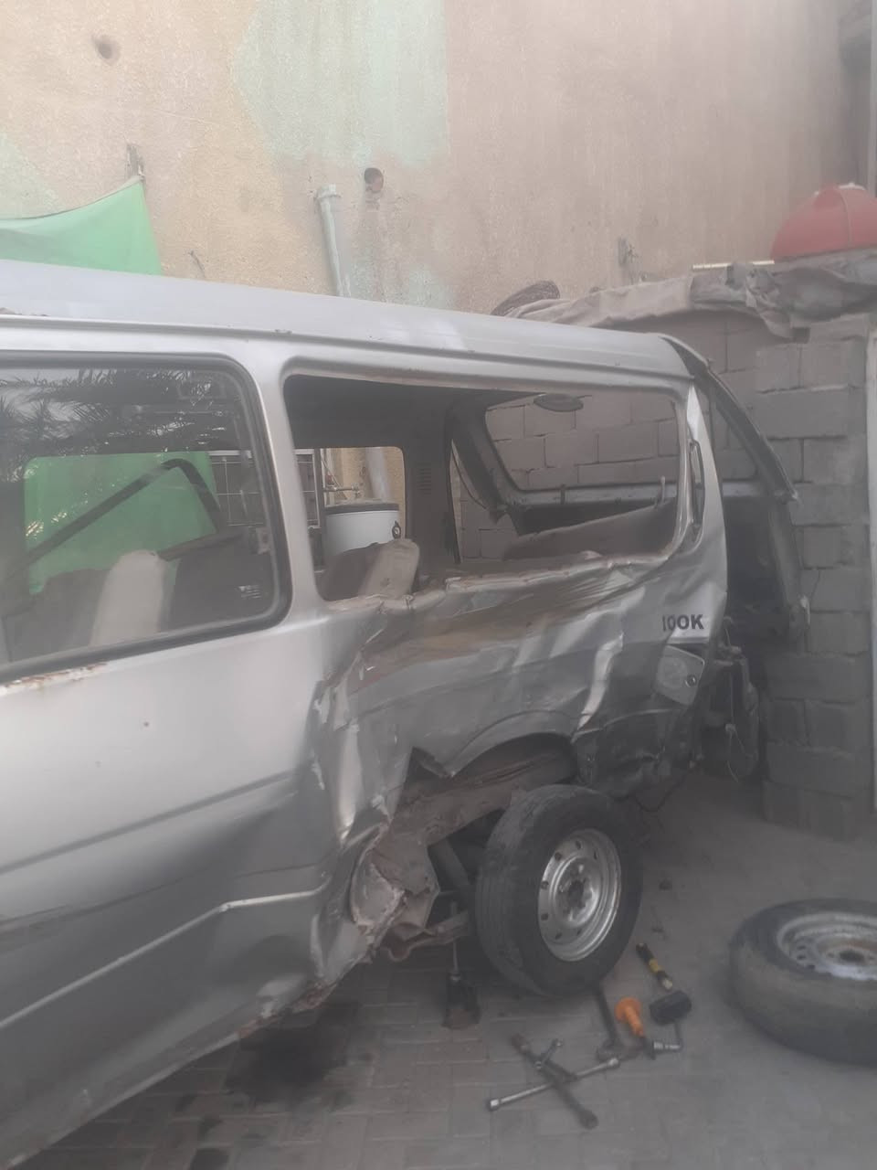 للبيع فتون موديل ٢٠١٠ رقم نكليزي جديد ديالى عنوان مدينه الصدر خلف بالزين خانه الداخل ابيع مكور على حادثه ب٢٥ ورقه وبيه مجال قليل مصوره هيئه وغرامات وتعمل وتسير شغاله
***********

