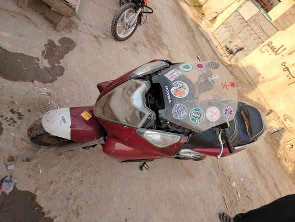 السلام عليكم شباب دراجه سلفر ونج مكينة 600 كهربائيات شغاله بس خلل دكمه مال تشغيل مكسوره يعني اشغل من شخاطه سعر 650 و بيها مجال بس شي بصيط خوان ابيع كوم حديد رقمي *********** بغداد منطقة الغزاليه شارع مشجر
