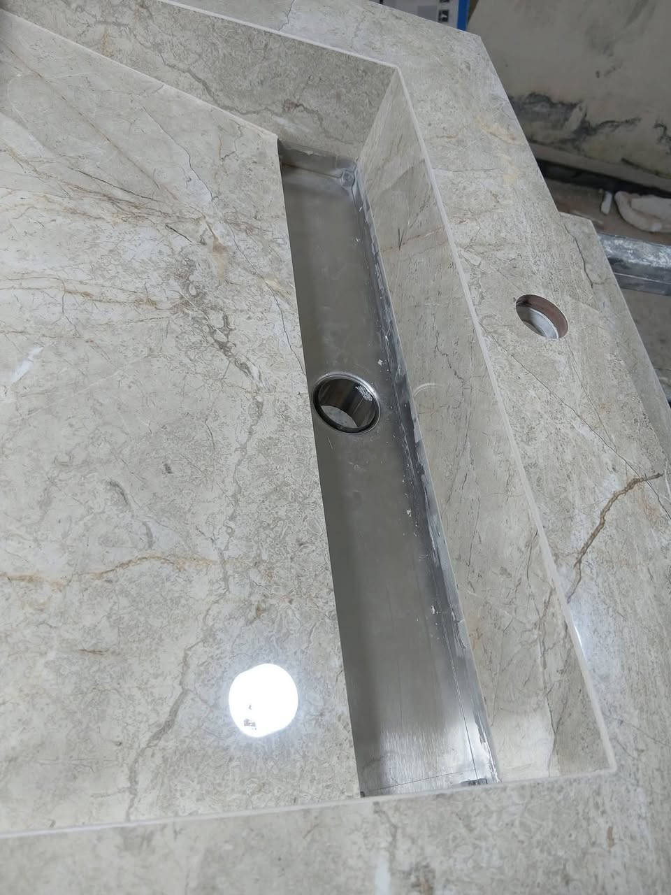 متفرق حاليا  لكافه اعمال السيراميك والبرسلان 
رفوف مغاسل ديكورات شلالات 
*********** وتساب
***********وتساب
