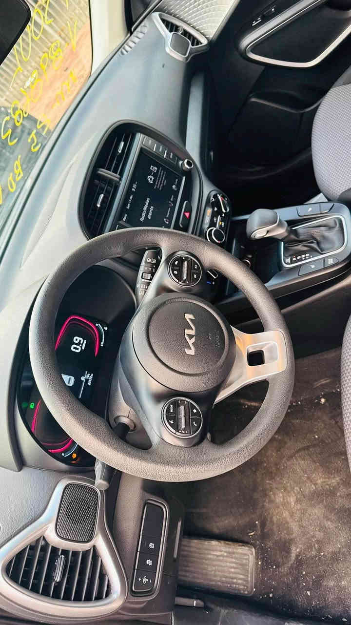 السلام عليكم كيا صول موديل 24 دخول جديد بتاريخ 18 /12 ماشيه 24 كيلو متر فقط حادث السياره جدا بسيط دور الجاملغ الخلفي وشويه من الباب بدون رقم  سعر السياره 150 وبيه مجال بسيط للاستفسار خاص او على الرقم *********** حلة, بابل
