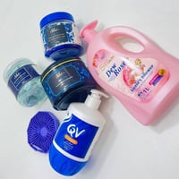 باكج العناية المتكامل • كريم QV • شاور جل ورد • سكراب • صابون • فرشة س...