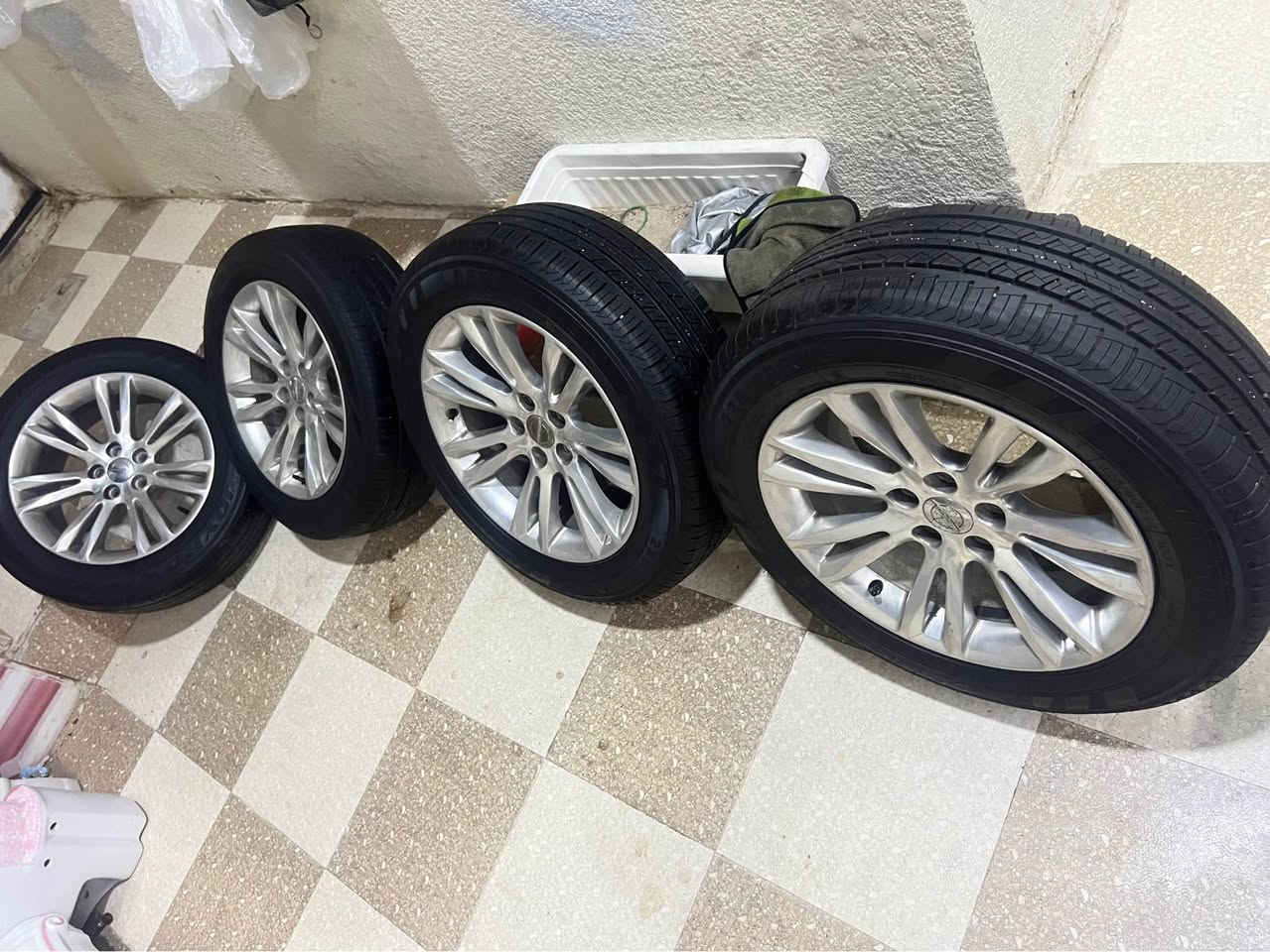 للبيع وياله اوباما حجم 18 مكسيكي تخم تاير جديد  مكفول لا  عواج لالحيم ولا كسر جدد مكاني بصره *********** 
*********** كامل حته حساسات بي البصرة, العراق
