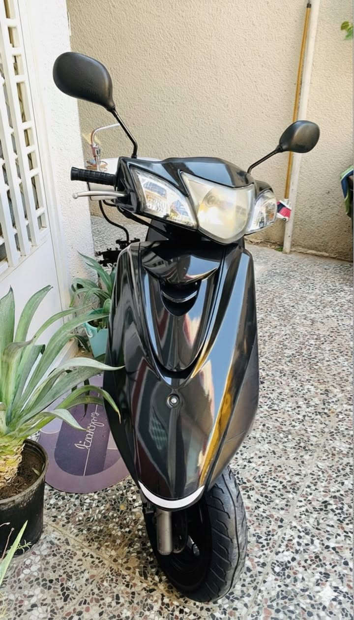 السلام عليكم 
دراجة بريز ببغاء نوزل الدراجة بحالة الوكالة ماصارلها كم شهر من نزلتها ، ماناقصها شي متوازي واريد ابيع سعرها (900)وبيها مجال قليل جداً 
📍 العنوان / كربلاء باب طويريج 
*********** واتساب
