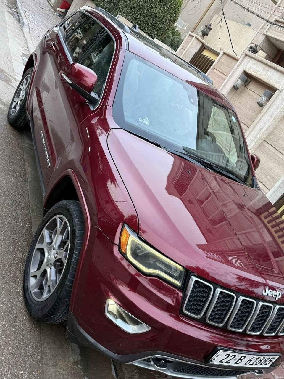 جيب شروكي وارد أمريكي كلين
‎رقم  اربيل رقم و سنوية لل 2030 
ماشيه ( 93 ) الف سيارة فول الفول بدون صبغ و بارد وضع شركة برغي ما مفتوح بيها من داعميه لل دعاميه 
‎ ⁃ فتحة سقف + بناروما  - كشنات كهرباء  - رادار خلفي امامي -رادار جانبي النقطة العمياء حساسات امامية وخلفية- شاشة كبيره- محرك 6 سلندر -- كير طيارة 8 نمر -دفع رباعي 4*4 -  تتفيه و تبريد  كشنات 
جلد اسود  - توقف ذاتي  
السيارة متتعب بيها گير ومحرك وصدر مكفولات سيارة نظيفة ومناقصها شي وماشية قليل 
السعر  247 بيها مجال
رقم الهاتف *********** //// ***********
مكان السيارة بغداد المنصور قرب ابو جعفر
