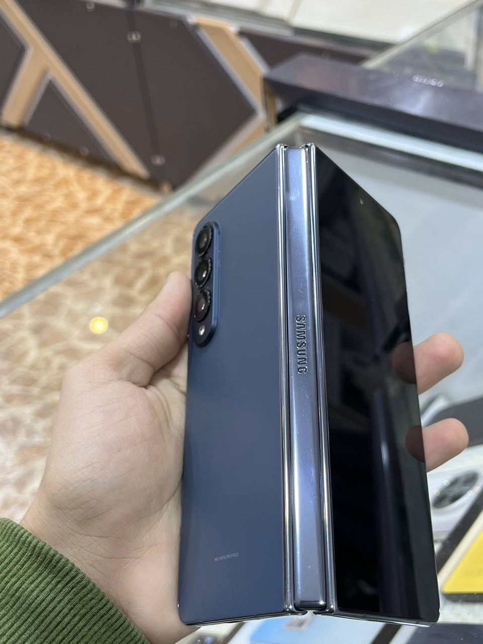 Z FOLD 5
مستعمل نضافة 99%
الجهاز قطعة مستعملة شي قليل 
بدون ملحقات 
الجهاز ضمان 24 ساعة اي خلل اي شي يرجع 

العنوان سامراء / حي الضباط الأولى /مقابيل سوق الضباط الكبير 
مركز زيد للإتصالات 
للاستفسار والتواصل واتساب أو  على الرقم 
*********** 📱📞
