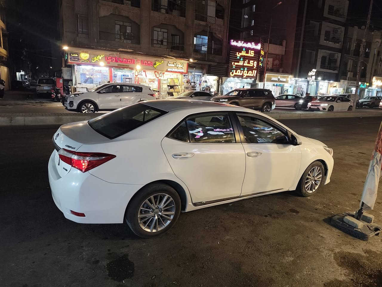 السلام عليكم كورولا خليجي  موديل 2015 رقم بغداد فول مواصفات بصمة فتحة سقف فتح وقفل ذكي مثبت سرعة  شركة ساز  سونار موجود   صفحة السائق مرشوشه كلير للجمالية والصفحة اليمين الجاملغ مصبوغ والباب والباب الخلفي على كد شبرين 
 السعر 125 مجالها بسيط 
للتواصل ***********
