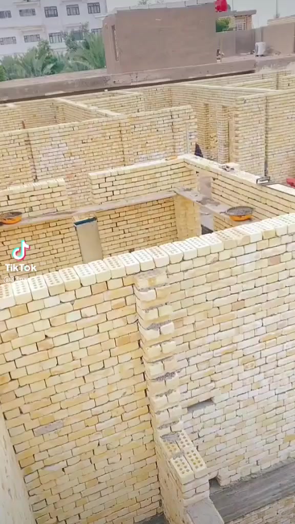 خلفه بناء متفرق حاليا في كربلاء ***********
