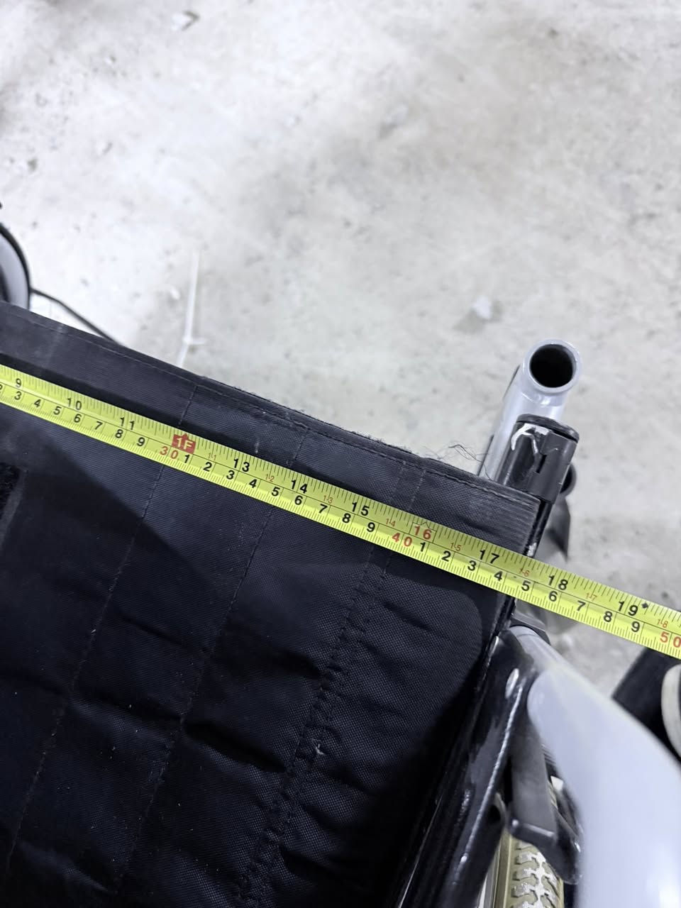 کوردی /العربیة 
عەرەبانی ئەلمانی کارپێکراو بۆ فرۆشتن 

ـ حەجمى44 ستيم
بۆ زانیاری زیاتر نامە بنێرن 

ــــــــــــــــــــــــــــــــــــ
عربانة  المانيا مستعمل للبیع 

 ـ حجم  44ستيم    

لمزید من المعلومات یرجی مرسلتنا علی الخاص

***********
