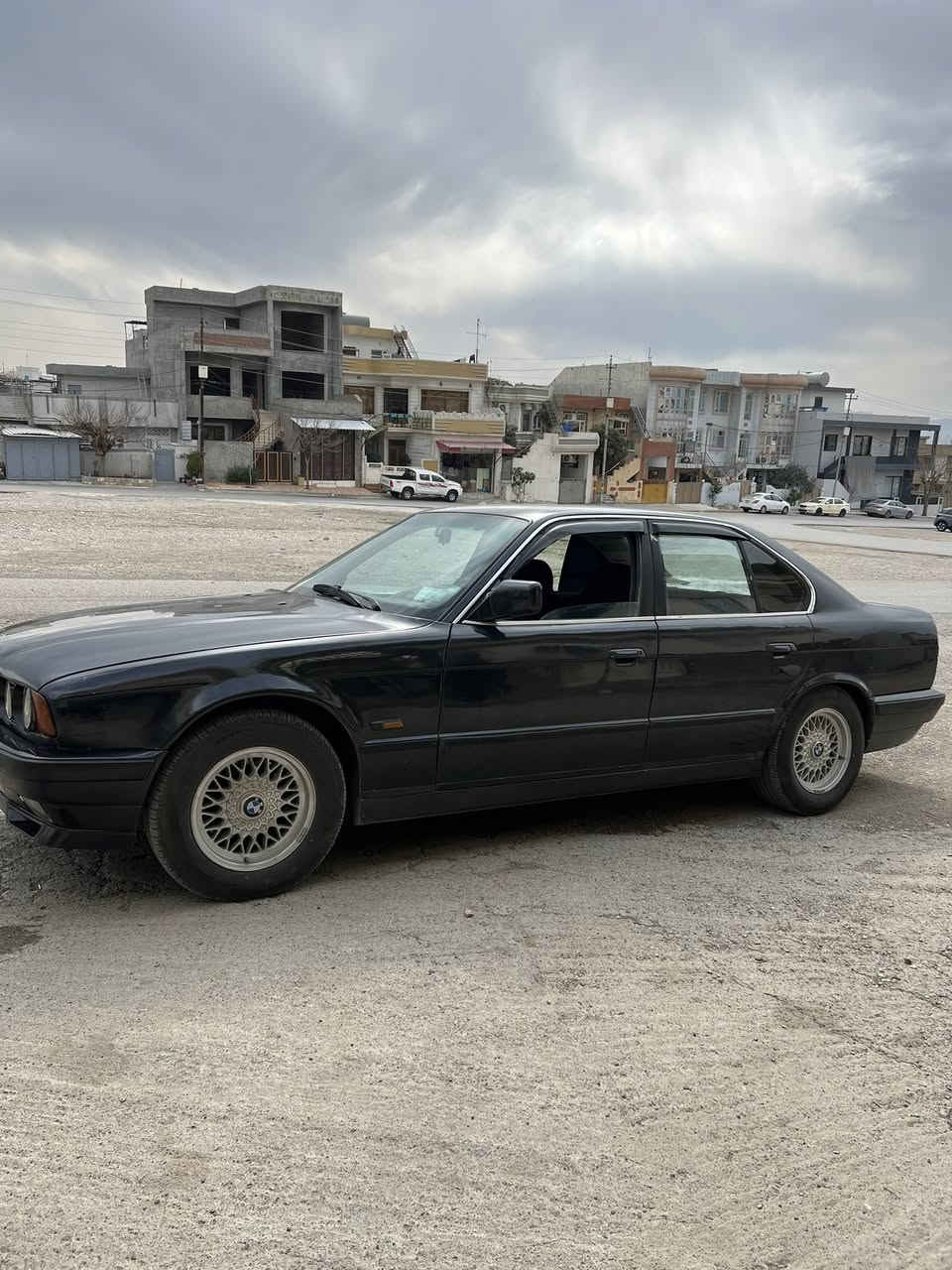 bmw  موديل ١٩٩٠ جام كاربا تبريد ساردو گه رم ئارمى سليمانى ٩٠ هه زار خرامه تيايه تايه و ويلى لوكى له ژيرايه  به شه رتى موسو براوه هيج داعميشى نه بيت 
سعرى ٤٨ گه لا
0750 103 3898
0770 726 4080
