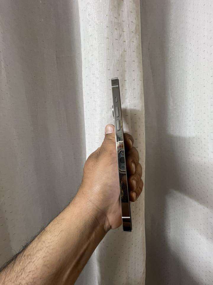 السلام عليكم ورحمة الله وبركاته جهاز ايفون ١٣ برو ماكس جهاز لوك لوك بحالة الوكاله خيال مال زلغ مبي اعتبره فاتحة بيدك من الكارتون الجهاز كارتون وياه ولزكة وكفر وكيبل شحن الجهاز لون مميز الجهاز ممبدل شي ضمان من باب البيت سنتين اذا بي مشكلة او مفتوح يرجع ذاكرة ٢٥٦ بطارية ٨٧ بلاد وين متريد افحص مكاني بغداد قرب الكاظمية  السعر ٧٢٥ وبي مجال 
***********
