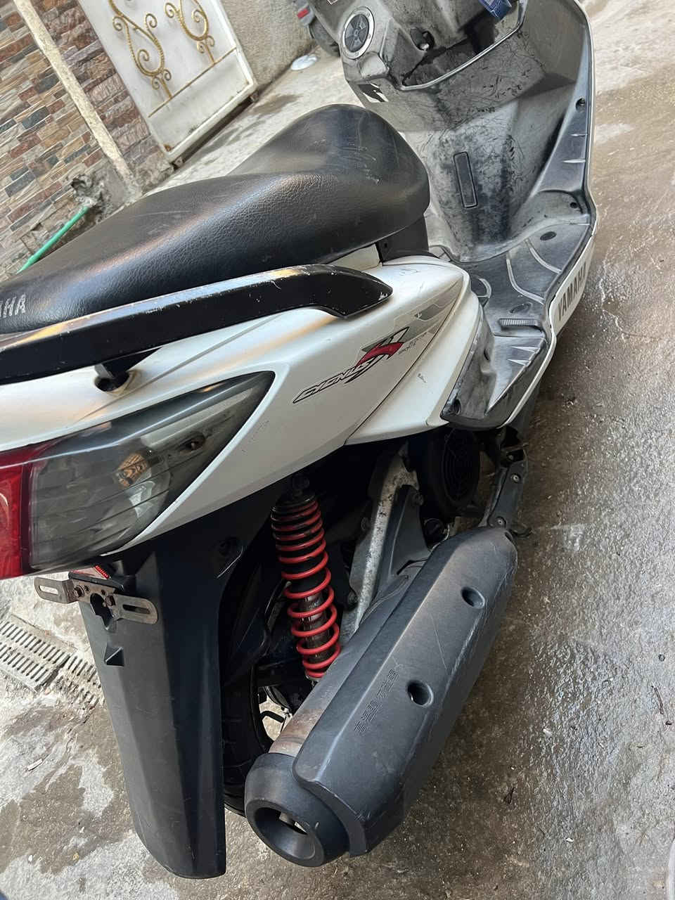 السلام عليكم سكنس فحل ام الشرايط رمبه رمبه قبل ٣ اشهر نازله
كفاله عامه  مابيه ولا اي نقص
مكينه خرسه ممفتوحه  وشلعه ومعدل
الكفرات كله ختم واحد  من طول لطول 
كهربائيات كامله مابيه اي نقص
مال جناي 
مكاني بغداد الاعظميه
 اتصال فقط***********
