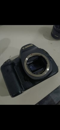 كانون 5DS • عدسة ٥٠ f1.8 • عدسة ٣٥-٨٠