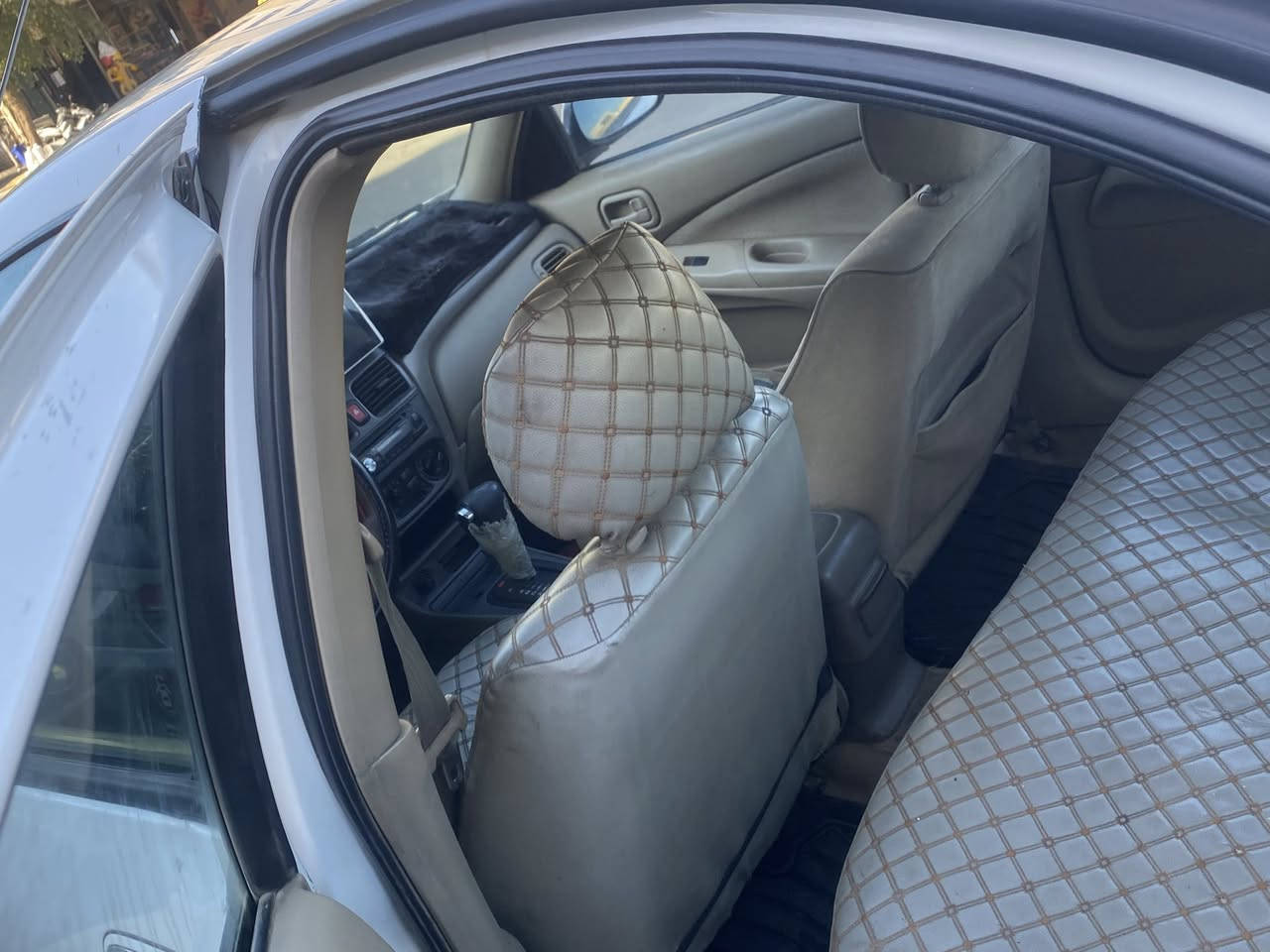 السلام عليكم 
للبيع سني ياباني اصلي ٢٠٠٩
بسمي تحويل مباشر
كير محرك حداديه تخم تاير كفاله تبريد ثلج كامره 
بيها حادث بالصندوق بسيط 
بيها أربع قطع صبغ فقط 
جاهزة السيارة ما تصرف عليها لو ربع 
مكان السياره بغداد الاعظمية 
السعر ٩٥ 😘
***********
***********
