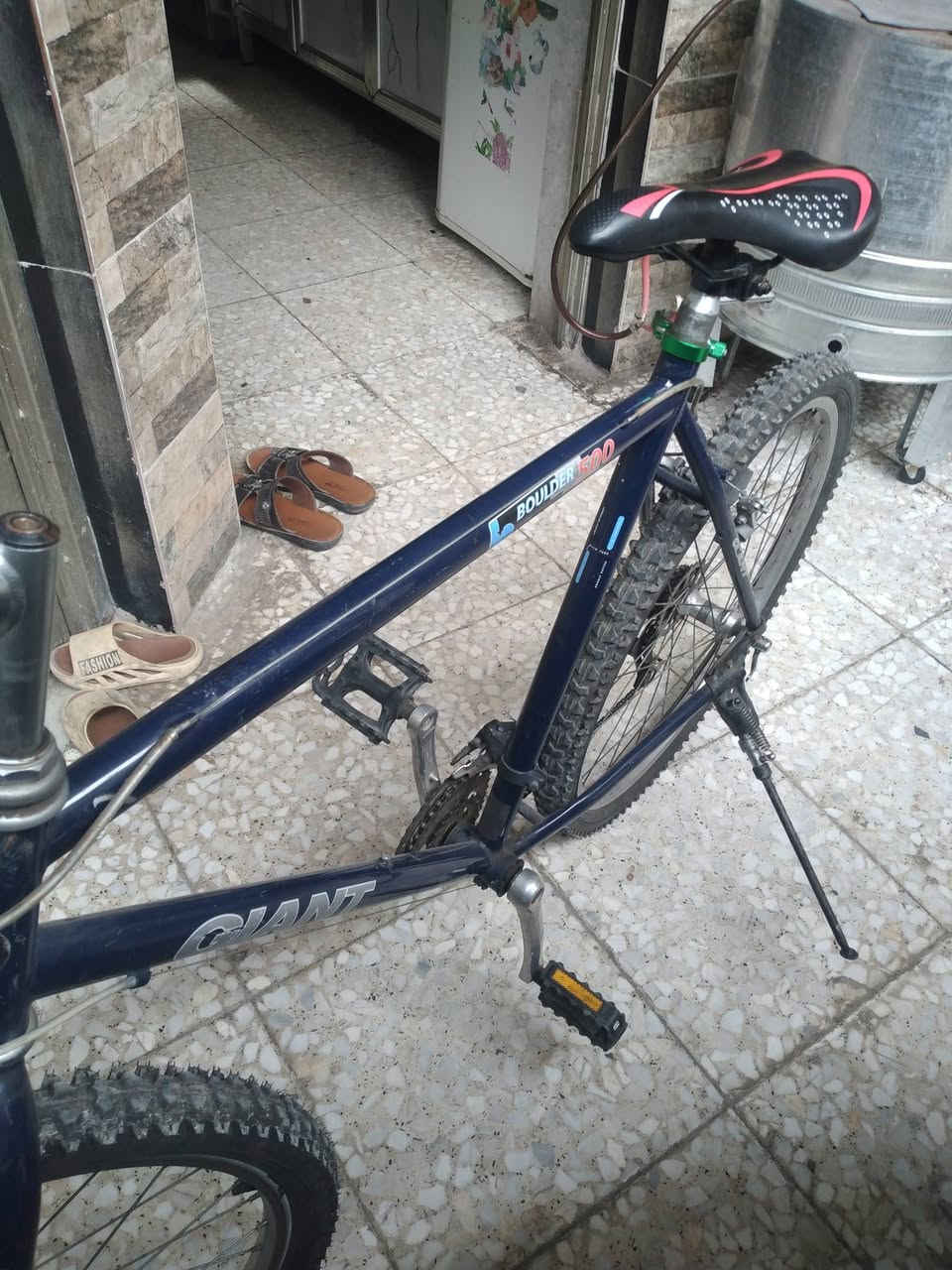 بسكل يابني كلش حلو وجديد سعر 80 رقم الهاتف واتساب بس ***********
