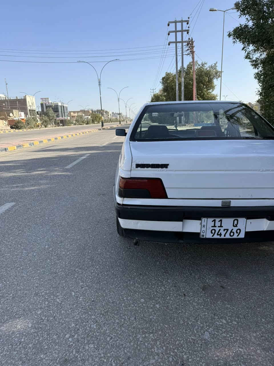 بيجو 405 موديل 2012
رقم بغداد دولي سنويه ل٣٠ سياره ب اسمي 

بيها بنيد وجاملغ بدون دواخل 

كير مكينه حداديه كفاله
تبريد ثلج 
مكاني نجف حي السلام 
السعر 37 وبيها مجال
للاستفسار ***********
