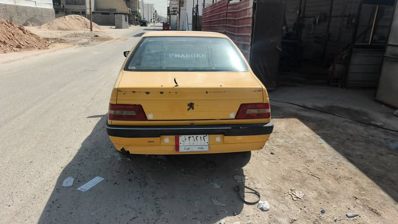 السلام عليكم بيجو لميس موديل (١٦) مكينة بلاد سيارة خير من الله تبريد شغال سيارة نقصهه فقط صدر خلفي صدر امامي نضيف 
اصفرلك هيئة وغرامات ارقام بغداد سيارة ترايهه بيههة ضربة جاملغ عكس السياق ومبدل حلو مكان بغداد الدورة ***********
