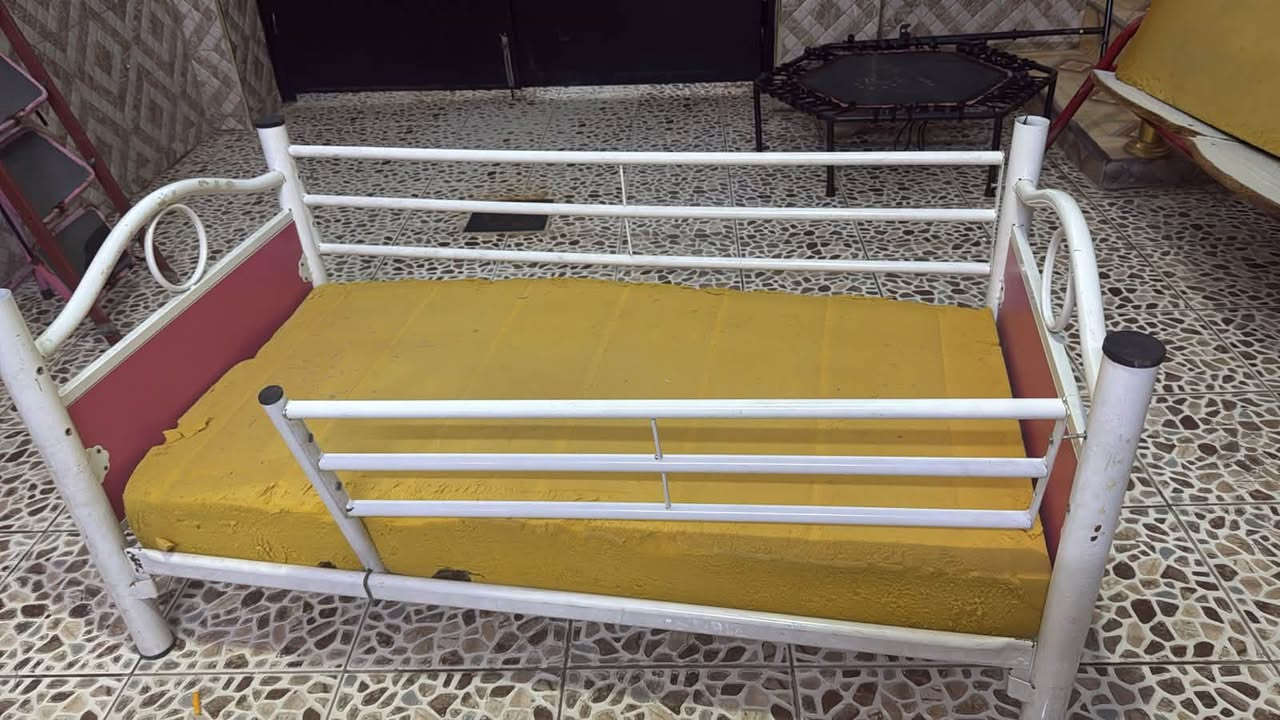 غرفة طفل للبيع
السعر 75 الف


**إذا كنت صاحب هذا الإعلان وتريد حذفه لأي سبب، رجاءا أرسل رسالة إلى الدعم الفني**