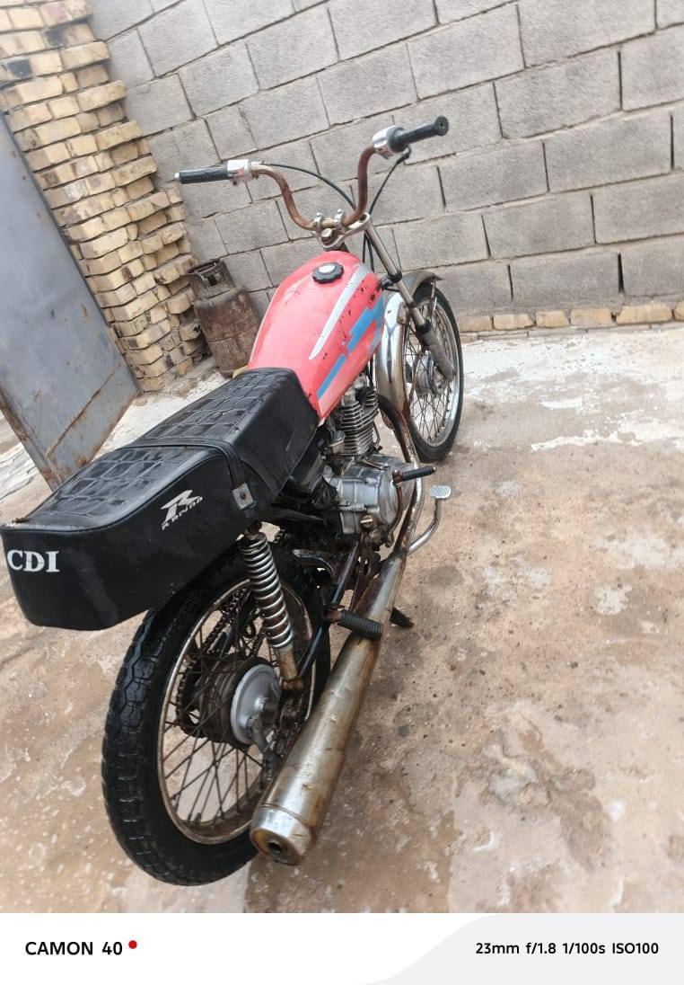 سلام عليكم البيع دراجه شاصي نامه صلي سعر 250 بيه مجال مدون وراق مكان العماره رقم الهاتف  *********** ///***********//
