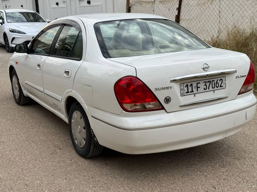 السلام عليكم سني موديل ٢٠٠٤ رقم بغداد مكانه فلوجة الصقلاويه السياره بيه صبغ صفحه وضربته الجاملغ الامامي عكس السايق السياره معروضه ٧٨ وبيه مجال
للاتصال *********** الفلوجة, الأنبار
