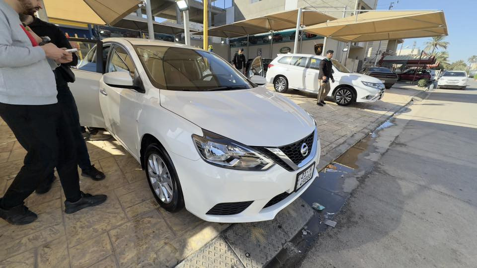 سلام عليكم …"

نيسان سيلفي صالون سينترا (2025) موديل .."
وارد الصين  
لون ابيض ثلجي 
تاير حجم ١٧ ويل رياضي
تبريد قطعتين
رقم سليمانية شرط التحويل 
ماشية ٨٠٠٠ الاف 
شاشة اندرويد 
سنوية جديدة 2030
داخل جلد احمر وارضيات لون احمر
سيارة جديدة بحالة الزيرو 
كفاالة عامة عدا رصعة في خشم البنيد ..
للبيع فقط.."
رقم تلفون ***********
الموقع بغداد 📍
