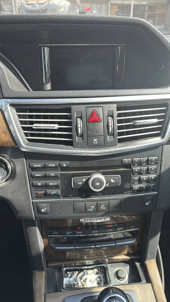 مارسيدس 2010 E200 كفاله عامه للبيع. سعر 150. ***********
