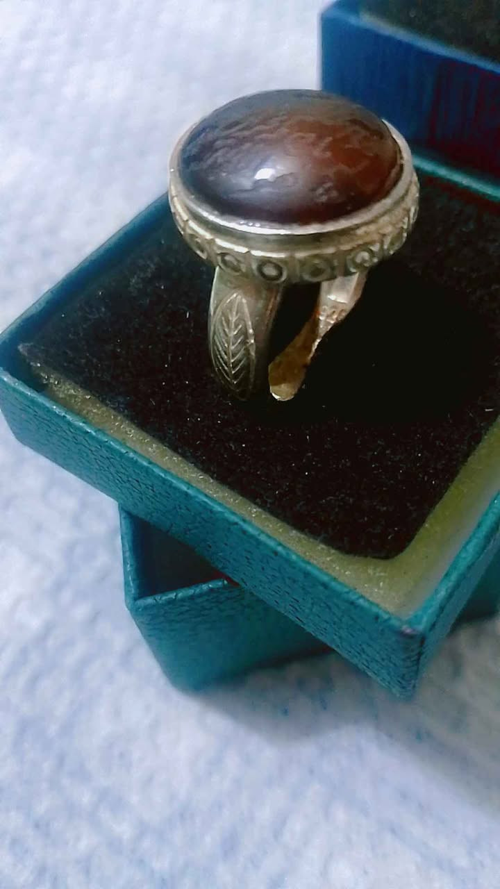 السلام عليكم خاتم عقيق يماني قديم فضه عيار 925 السعر 65 الف مع التوصيل لجميع المحافظات العراق بغداد, العراق


**إذا كنت صاحب هذا الإعلان وتريد حذفه لأي سبب، رجاءا أرسل رسالة إلى الدعم الفني**