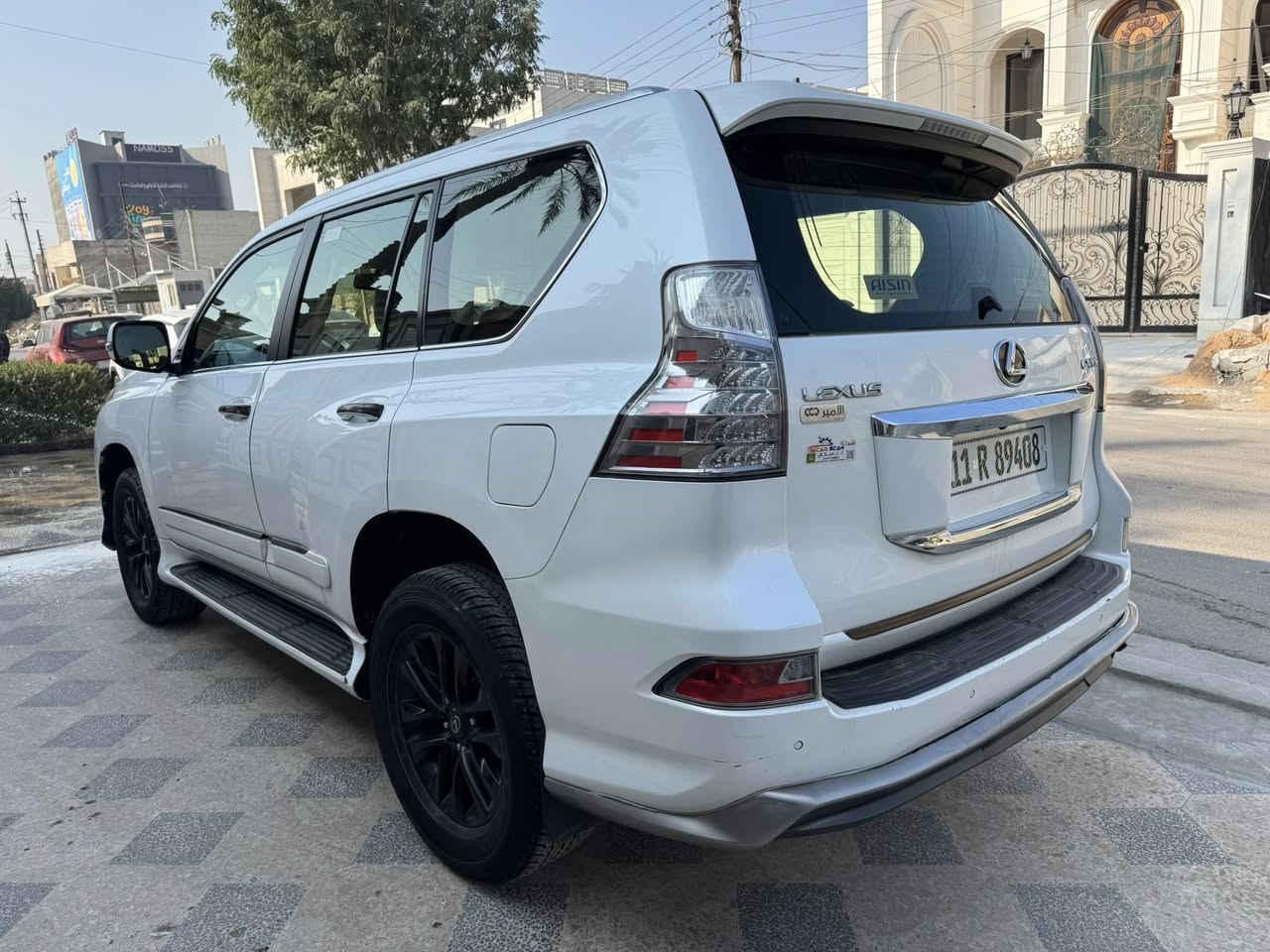 السلام عليكم
لكزس برادو 2014 خليجي مكفوله داخل قرميدي
فول مواصفات للاخير Gxr460 معروفه مواصفاتها
محرك 8 سلندر 4600 ماشيه 174 كم 
العنوان بغداد السيديه
السعر 305$
للاستفسار ***********
