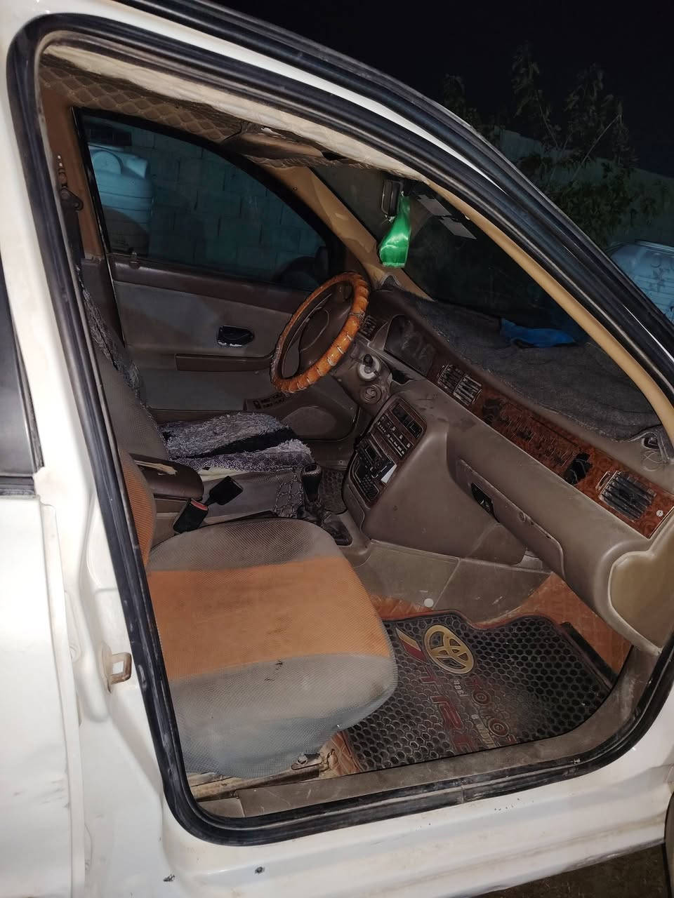 سلام عليكم سياره سمند خصوصي بيضه موديل 11 سياره عوزلها ترتيبات مشبش مال دعاميه وبور بيه ضربه بلباب كهربائات شغاله محرك وكير انضاف عليها غرامات 150الف راعيها موجود سعرها 24. وبيها مجال للشراي ***********او ***********
