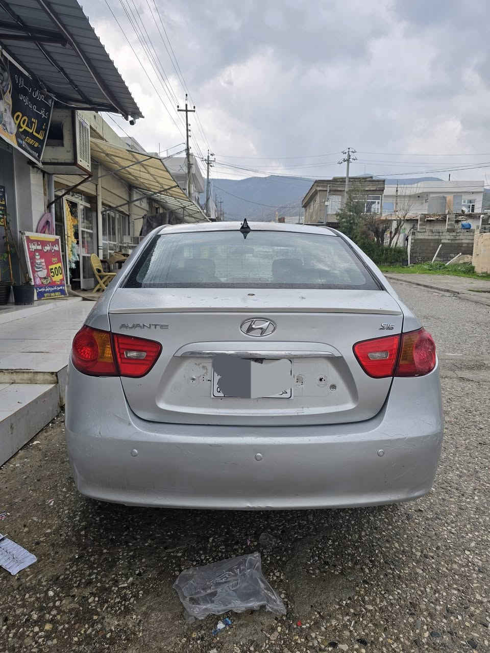 هۆندای ئاڤانتی بڕاوە
مەکینە 16ی مەرغوبی بازاڕ
تەبرید لەمس و دەبڵ گێچ
کوشن جڵد و دەکشن بەرز 
سەقفی شوشەی بێ دەعم و لێدران 
کەڤەر و شانسی بەشەرت 
زۆر جوان ماوەتەوە 
45گەڵا کۆتای 
***********
***********
