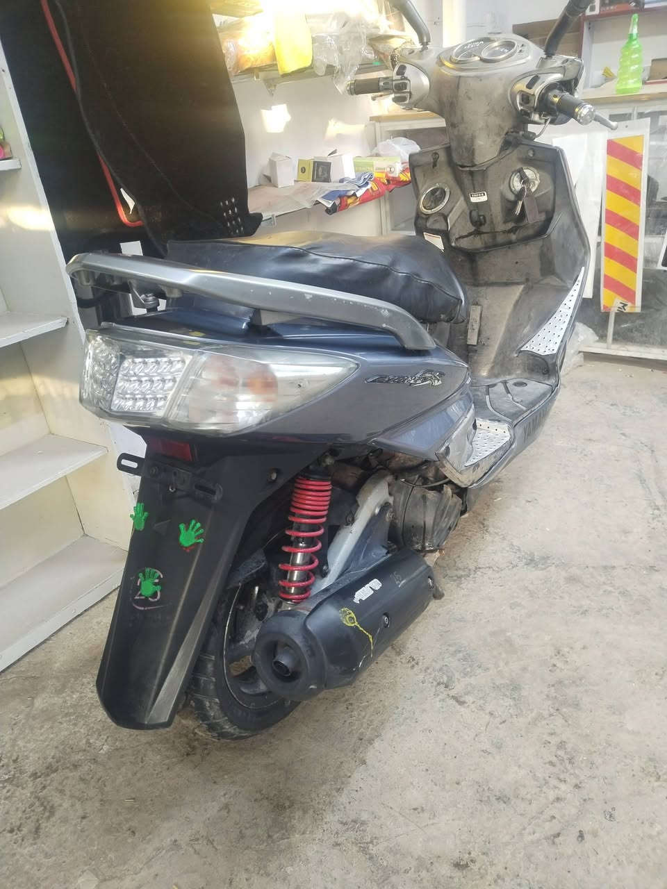 سلام عليكم دراجه سكنس فحل كامله للبيع سعرها ٨٠٠ وبيها مجال مكاني قريب على جسر مثنئ


**إذا كنت صاحب هذا الإعلان وتريد حذفه لأي سبب، رجاءا أرسل رسالة إلى الدعم الفني**