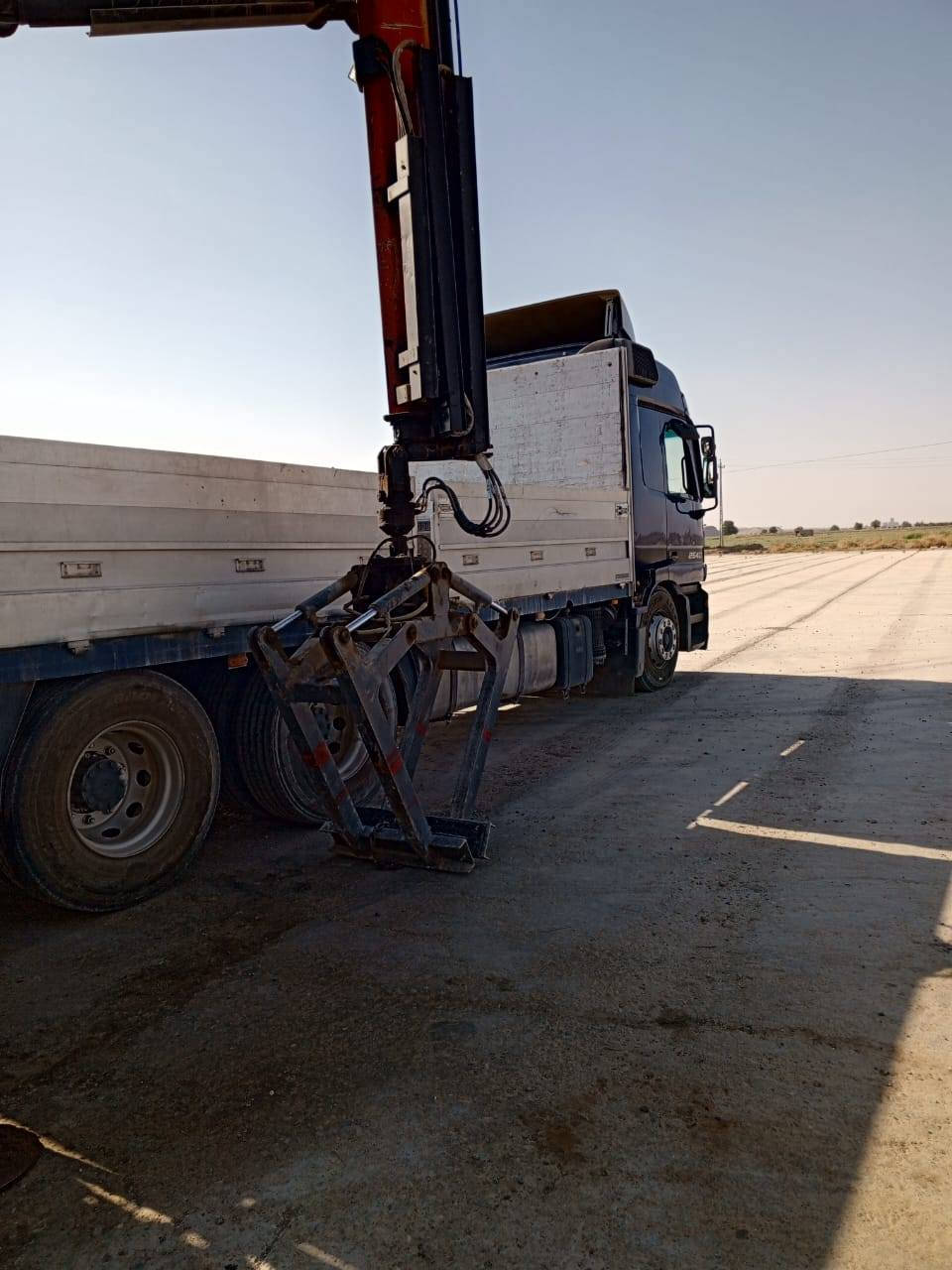 كرين  اكتروس ميكه  كرين بافكر ١٦ ميته
شاصي طويل بلادي  محرك كير شاصي  شرط كرين شرط  ***********
