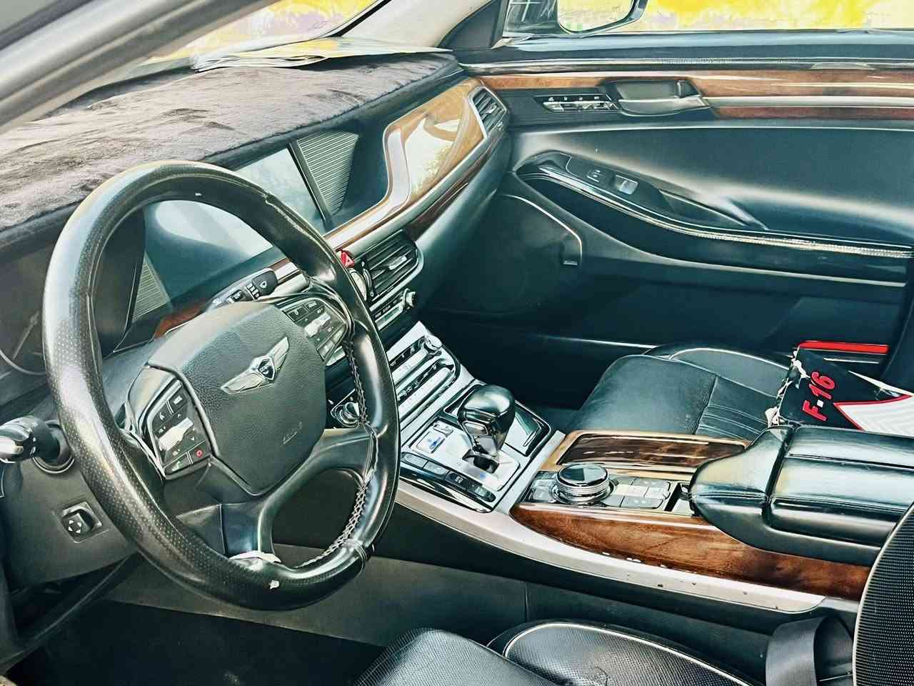 السلام عليكم
جنسز g90 2017

                                                                         H trak.   

السياره فول مواصفات اعلى فئه

كامرات 360 درجه 

رادارات 360 درجه 

حساسات 360 درجه 

فتحة سقف

عدسات متحركه مع الستيرن

كشنات جلد تدفئه تبريد

تبريد مركزي ثلاث قطع 

جنطه كهرباء فتح وغلق 

مكينه V8 5.0  

كير طياره 

ستيرن كهرباء وتدفئه

وضعيات قياده 6

اتو هولد 

داتا شو ( هيداب دسبلي ) 

نظام ملاحه كامل 

بردات 3 كهربائي 

قياده اليه 

نقط عماء

سماعات ودمامات نوعيه فاخره

الجنسز معروف بالمتانه والمواصفات الهواي 

سنويه باسمي ورقم جديد وهزه جديده 

يعني تحويل مباشر 

مكاني بابل ***********

السعر 220

